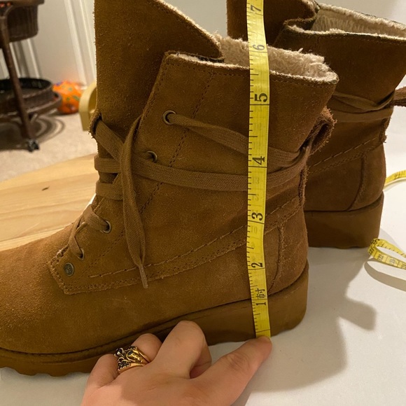 Bearpaw suede sheepskin and wool blend wedge lace up boots tan Size 8 - Picture 4 of 8